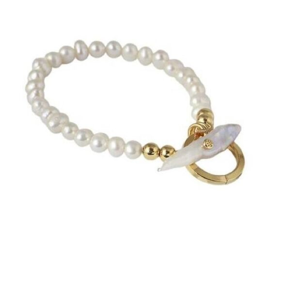 NWT Tory Burch Gold Logo Fresh Water Pearl Toggle Bracelet
